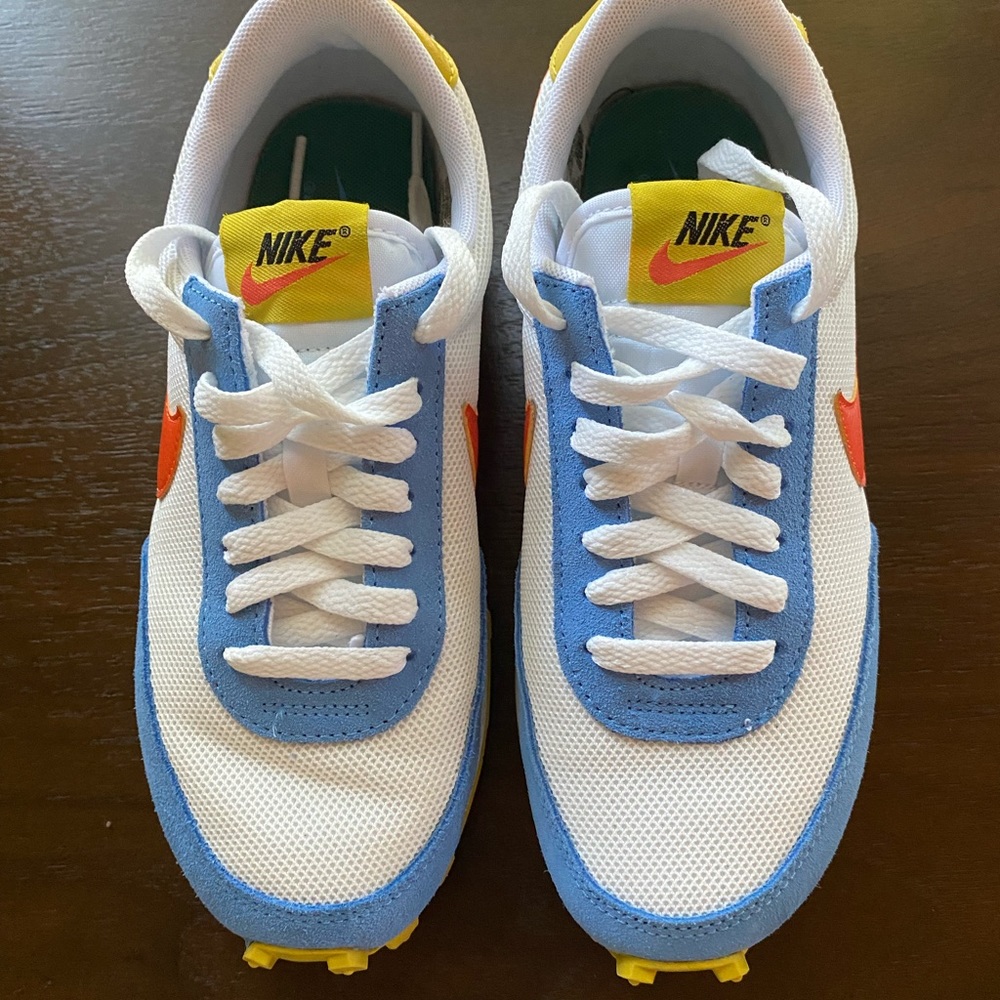 Nike DayBreak (DBreak) Women’s Sneakers (Size 5.5)